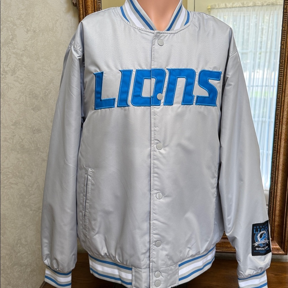 NFL Detroit Lions Varsity Jacket. Sz L. Blue letters on front, lion emblem/back.